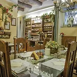 L'alloggio Dei Vassalli 4*