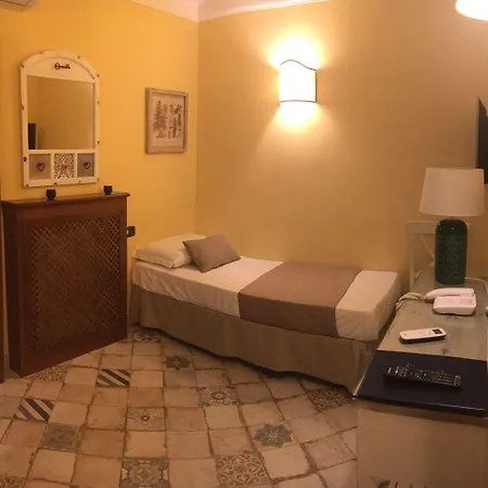 L'alloggio Dei Vassalli نابولي