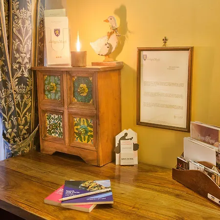 L'alloggio Dei Vassalli Neapel