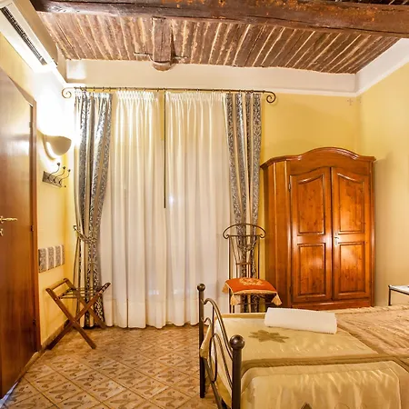 L'alloggio Dei Vassalli Bed & Breakfast 3*