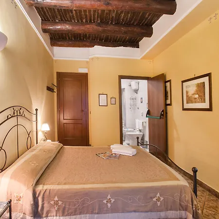 Bed & Breakfast L'alloggio Dei Vassalli 3*