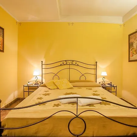 Bed & Breakfast L'alloggio Dei Vassalli Naples